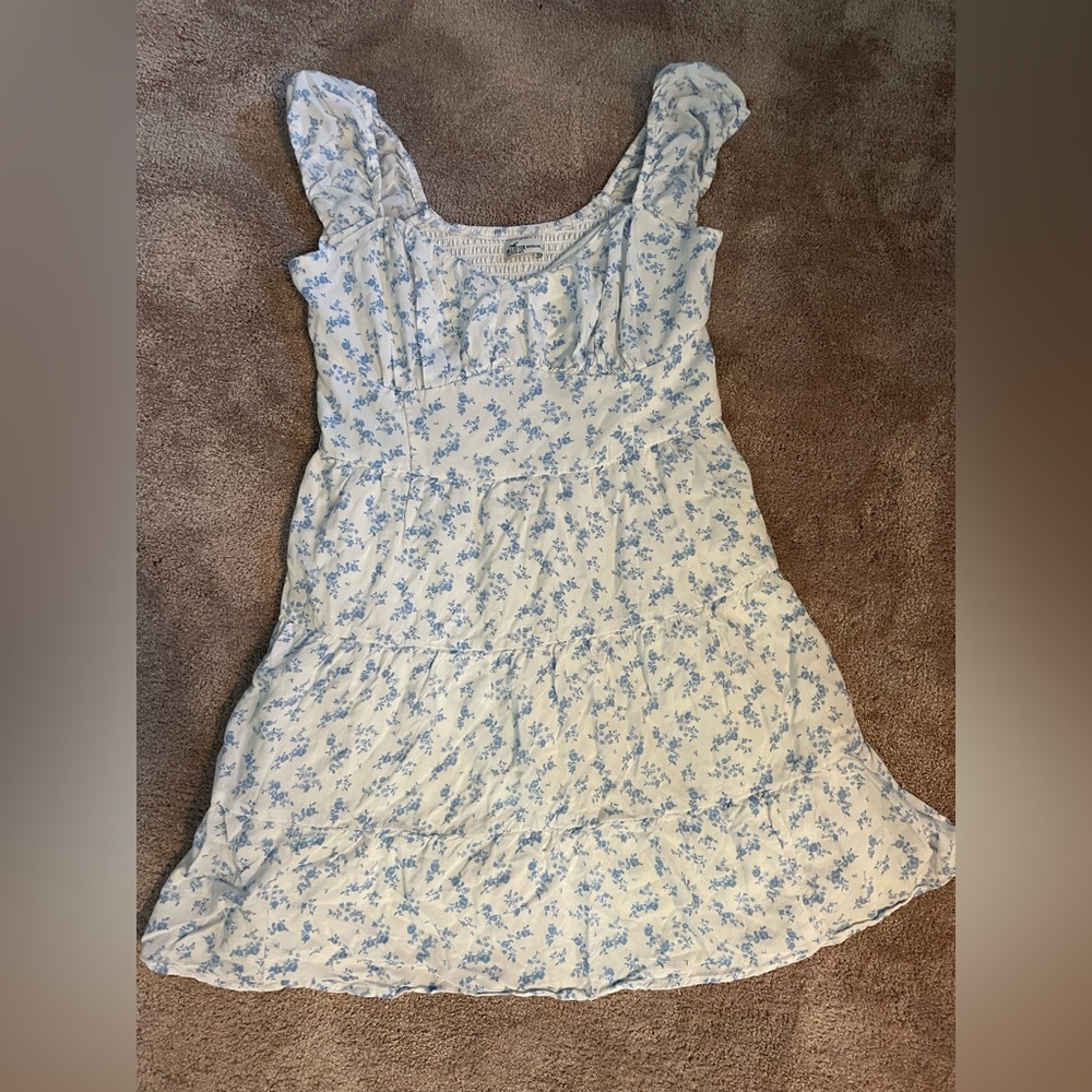 Holister size M blue and white floral mini sun dress